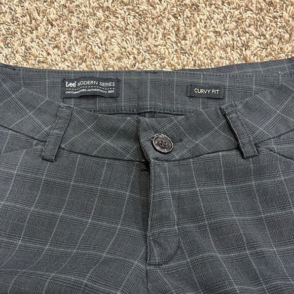 LEE Curvy fit - Picture 3 of 6